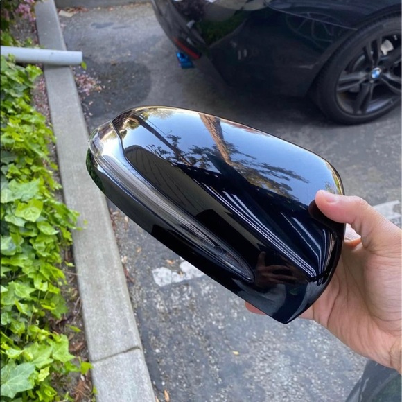 Mercedes Mirror cover side C300 2019 - Picture 2 of 4